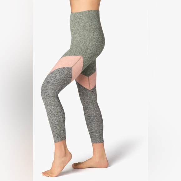 EUC - Beyond Yoga Tri-Panel Spacedye High-Waisted Midi Leggings - size S - Picture 2 of 6